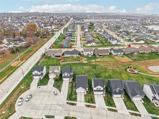 328 Crestfield Court, St Charles, MO 63301