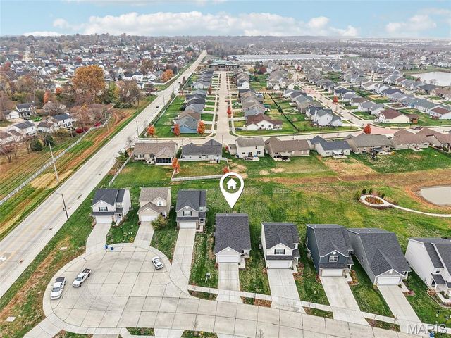 328 Crestfield Court, St Charles, MO 63301