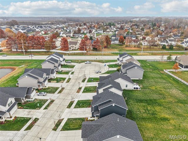 328 Crestfield Court, St Charles, MO 63301