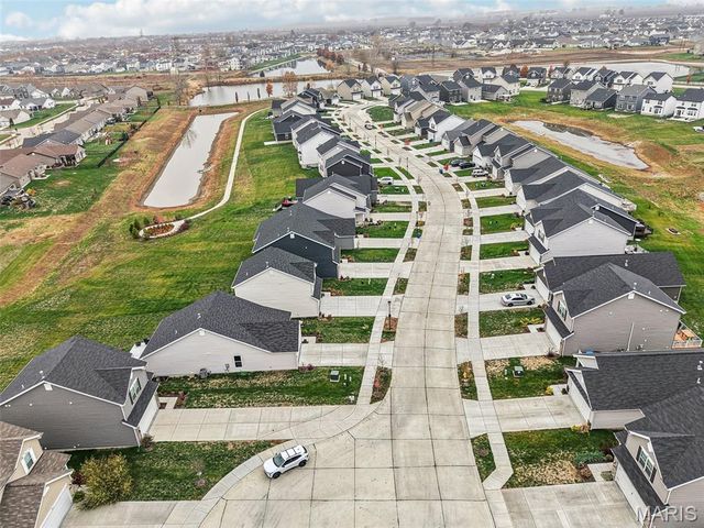 328 Crestfield Court, St Charles, MO 63301