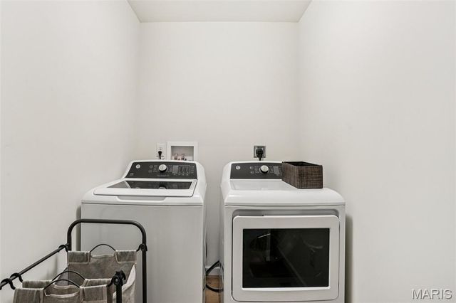 328 Crestfield Court, St Charles, MO 63301