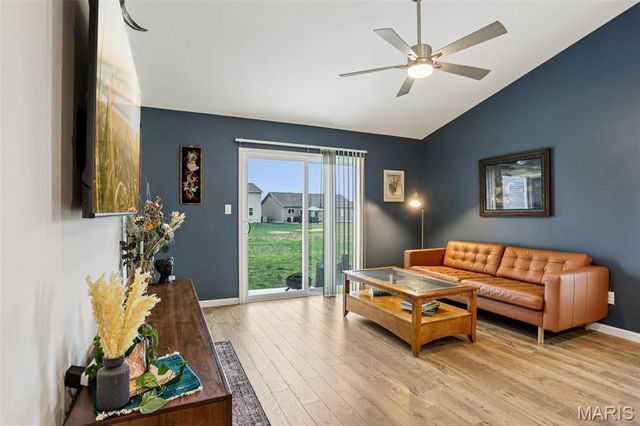 328 Crestfield Court, St Charles, MO 63301