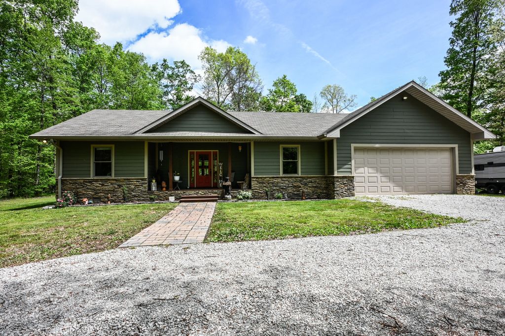 1113 Burns Hill Rd, Lobelville, TN 37097