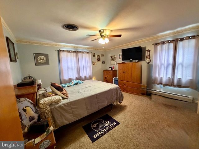 801 LOBELIA AVE, Reading, PA 19605
