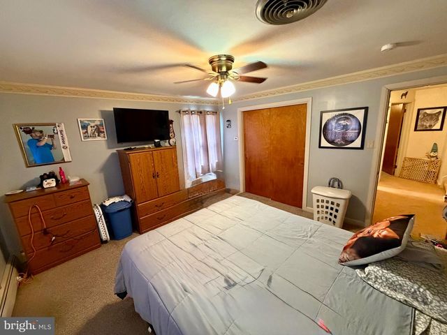 801 LOBELIA AVE, Reading, PA 19605