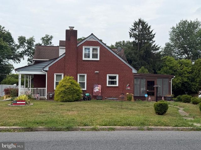801 LOBELIA AVE, Reading, PA 19605