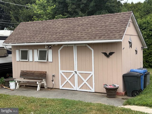 801 LOBELIA AVE, Reading, PA 19605