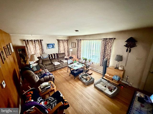 801 LOBELIA AVE, Reading, PA 19605