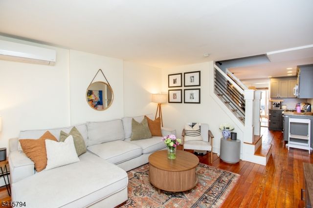 53 Buttonwood St, Lambertville City, NJ 08530