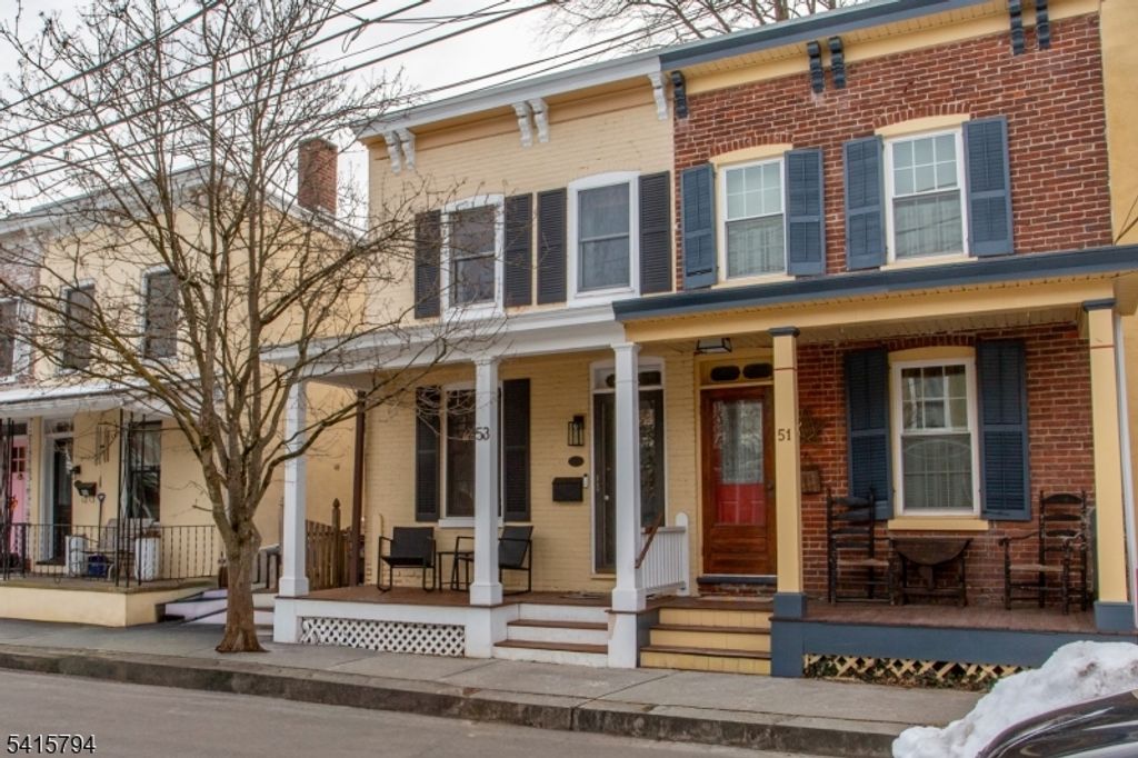 53 Buttonwood St, Lambertville City, NJ 08530