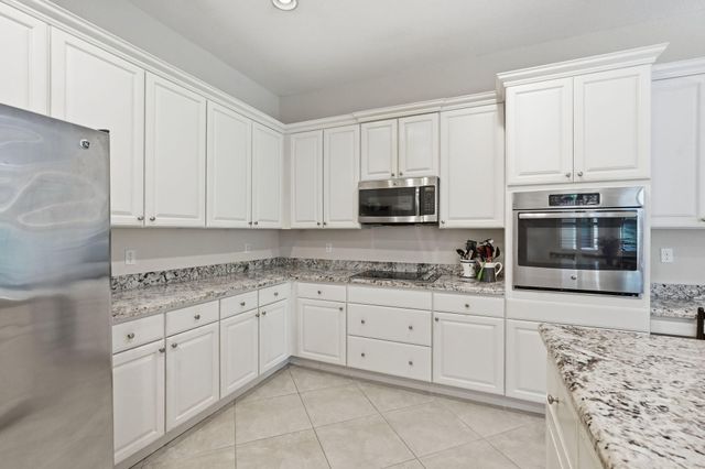 2553 NW CRYSTAL LAKE Drive NW, Jensen Beach, FL 34957
