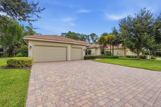 2553 NW CRYSTAL LAKE Drive NW, Jensen Beach, FL 34957