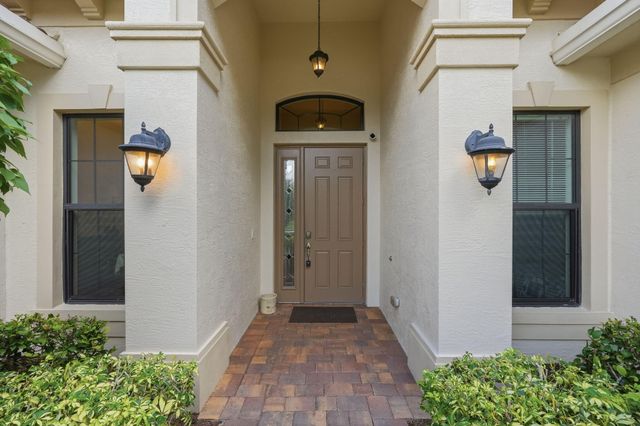 2553 NW CRYSTAL LAKE Drive NW, Jensen Beach, FL 34957