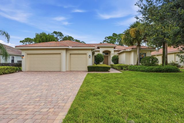 2553 NW CRYSTAL LAKE Drive NW, Jensen Beach, FL 34957