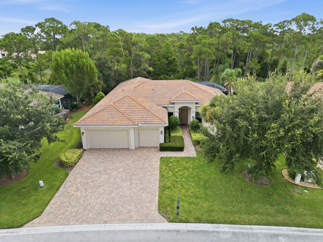 2553 NW CRYSTAL LAKE Drive NW, Jensen Beach, FL 34957