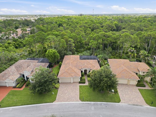 2553 NW CRYSTAL LAKE Drive NW, Jensen Beach, FL 34957