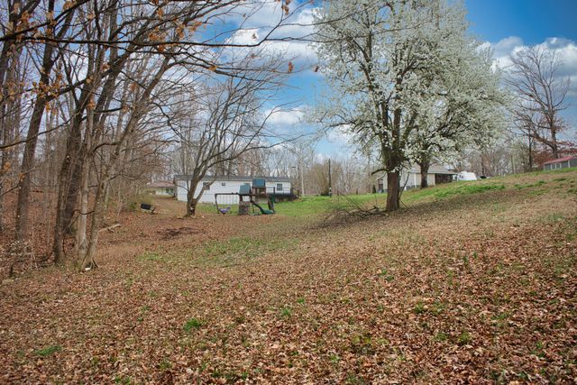 3079 Trace Creek Rd, White Bluff, TN 37187