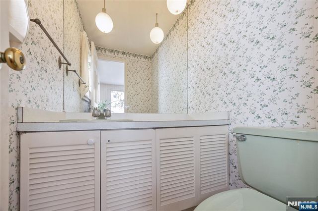 76 Forest Road, Tenafly, NJ 07670