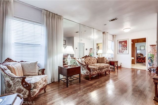 10441 W Zamora, Los Angeles, CA 90002