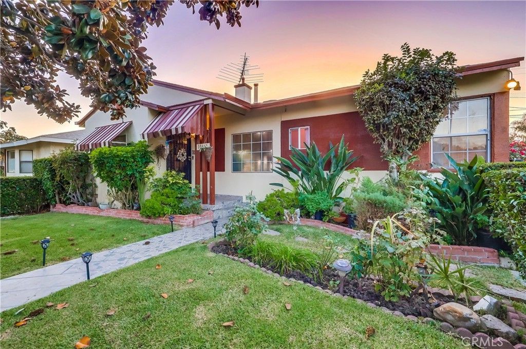 10441 W Zamora, Los Angeles, CA 90002