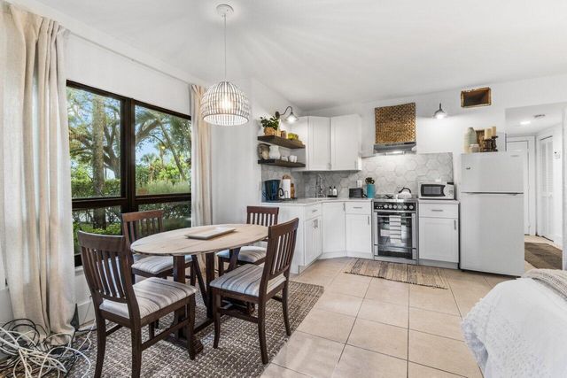 13334 Polo Club Road 206, Wellington, FL 33414