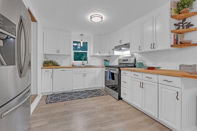 38472 N 4th Avenue, Spring Grove, IL 60081
