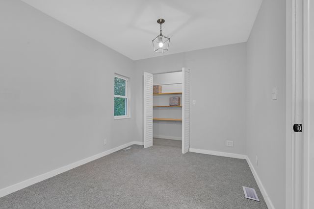 38472 N 4th Avenue, Spring Grove, IL 60081