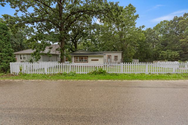 38472 N 4th Avenue, Spring Grove, IL 60081