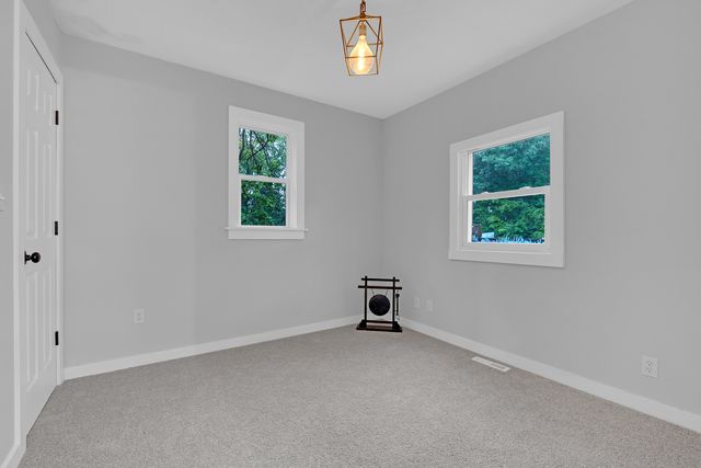 38472 N 4th Avenue, Spring Grove, IL 60081