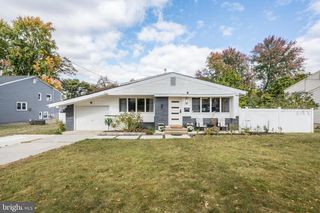 325 JUNIPER DR, Cherry Hill, NJ 08003