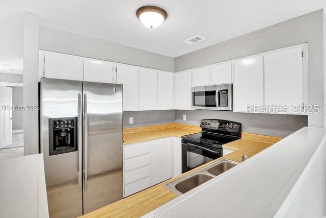 16 Fawn Ln, Hilton Head Island, SC 29928