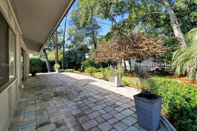 16 Fawn Ln, Hilton Head Island, SC 29928