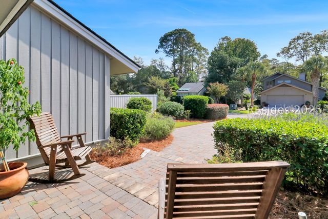 16 Fawn Ln, Hilton Head Island, SC 29928