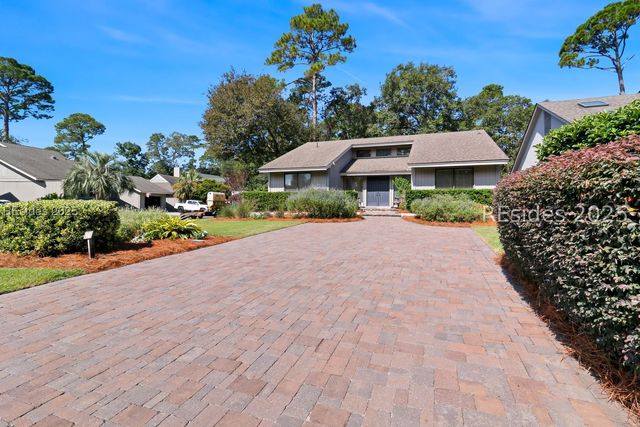 16 Fawn Ln, Hilton Head Island, SC 29928