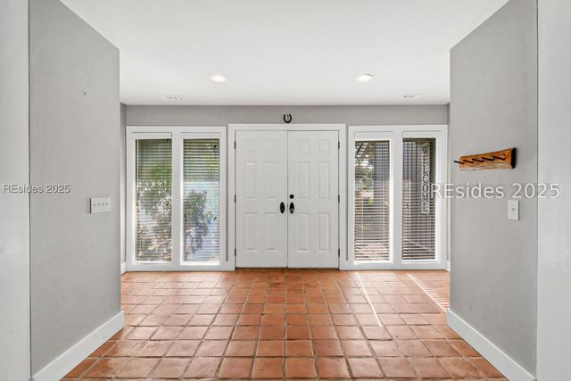 16 Fawn Ln, Hilton Head Island, SC 29928