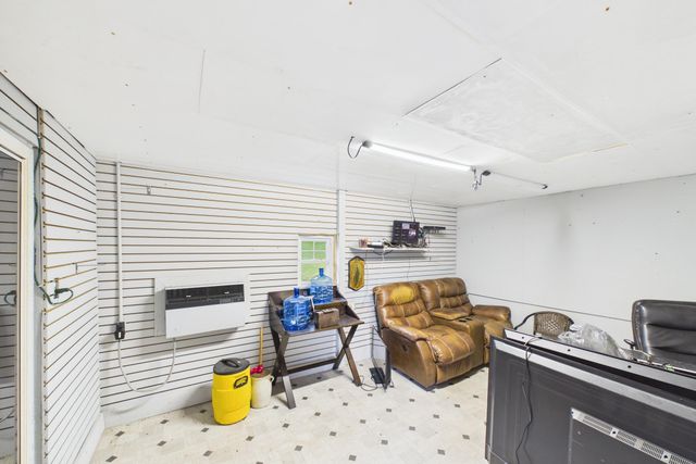 10007 US-421, Mckee, KY 40447