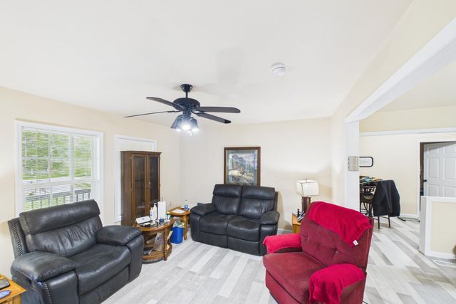 10007 US-421, Mckee, KY 40447