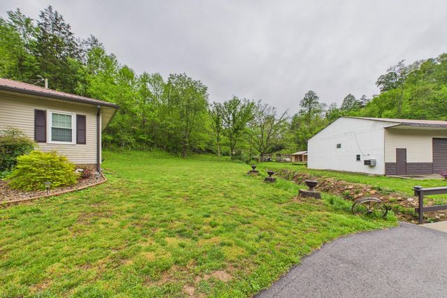 10007 US-421, Mckee, KY 40447