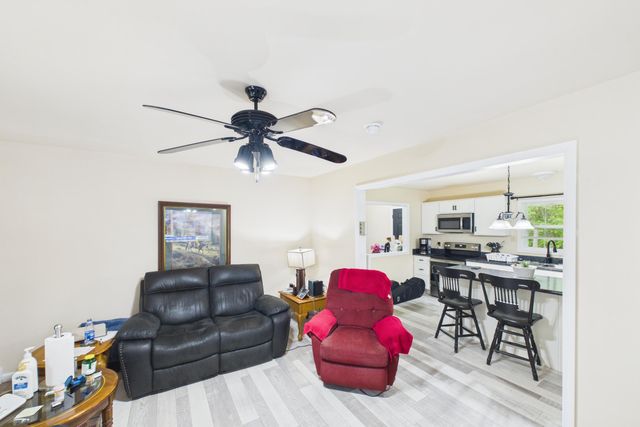 10007 US-421, Mckee, KY 40447