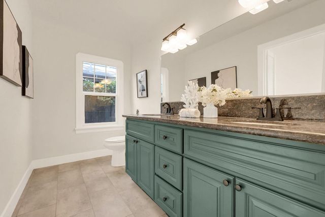 131 Loma Vista Way, Modesto, CA 95354