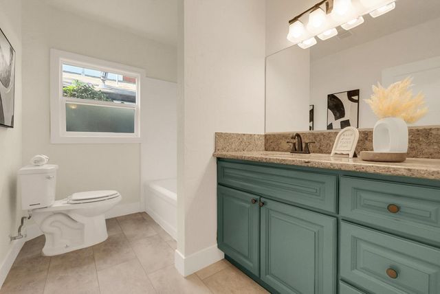 131 Loma Vista Way, Modesto, CA 95354