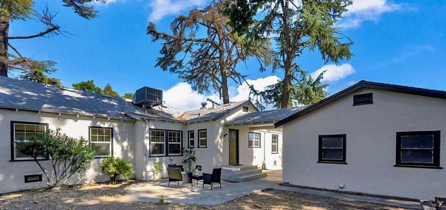 131 Loma Vista Way, Modesto, CA 95354