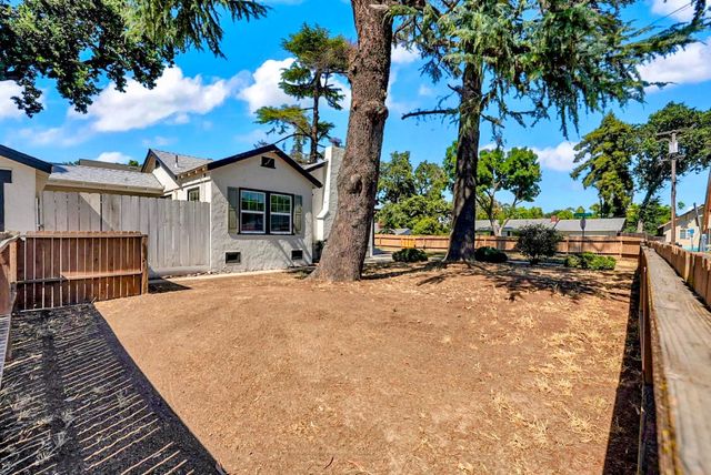 131 Loma Vista Way, Modesto, CA 95354