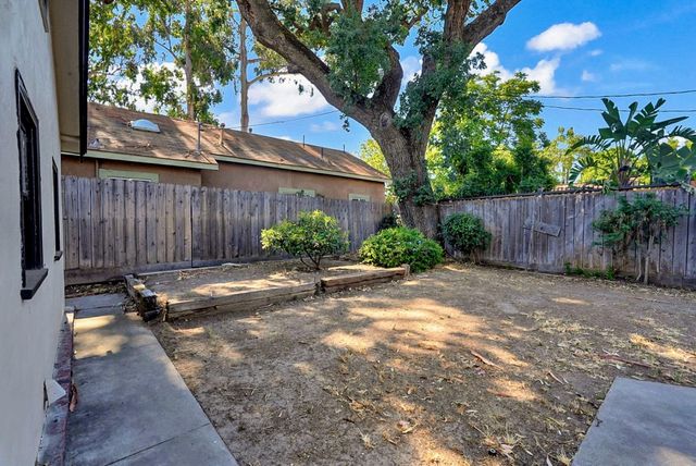 131 Loma Vista Way, Modesto, CA 95354