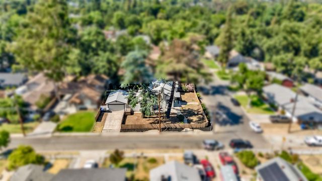 131 Loma Vista Way, Modesto, CA 95354