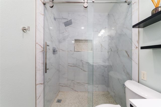 26 S White Pebble Court, The Woodlands, TX 77380