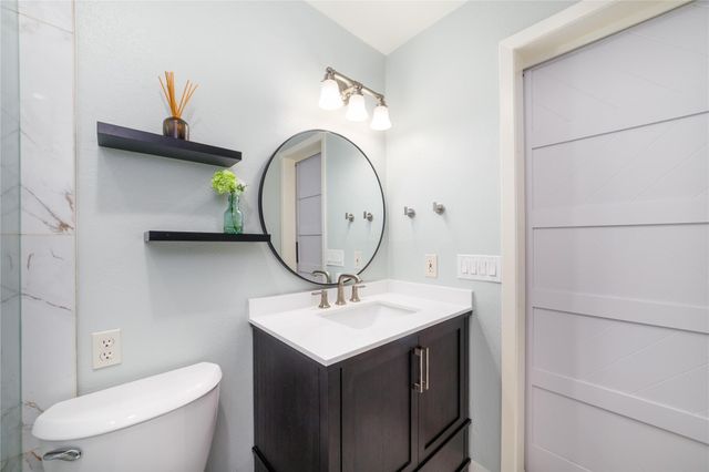26 S White Pebble Court, The Woodlands, TX 77380