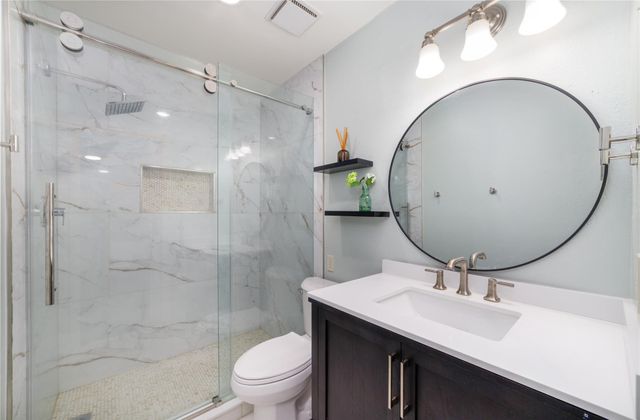 26 S White Pebble Court, The Woodlands, TX 77380