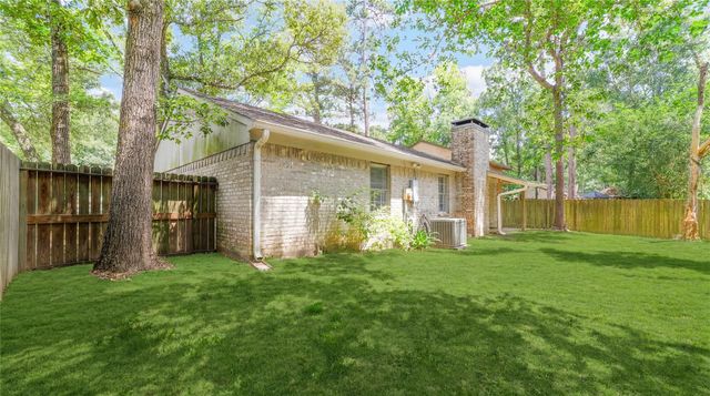 26 S White Pebble Court, The Woodlands, TX 77380