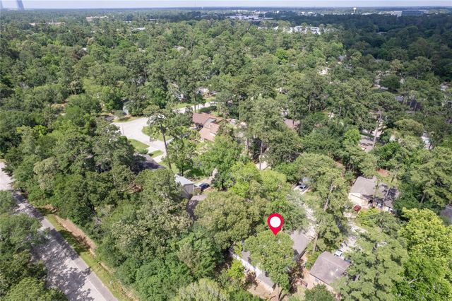 26 S White Pebble Court, The Woodlands, TX 77380
